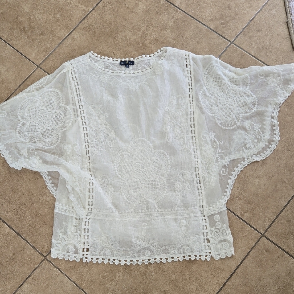 Elegant White Embroidered Women's Blouse